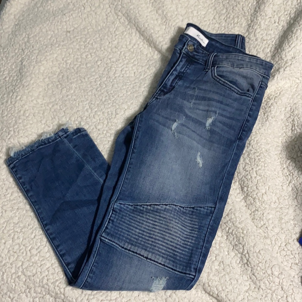Kancan distressed moto jean size 9